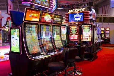 Mobile phone displaying live blackjack table on landslot Boom City