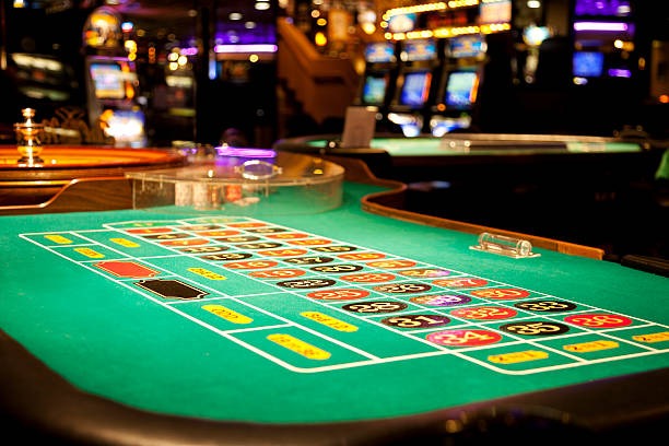 landslot HD live-dealer studio with multiple camera angles and professional dealers